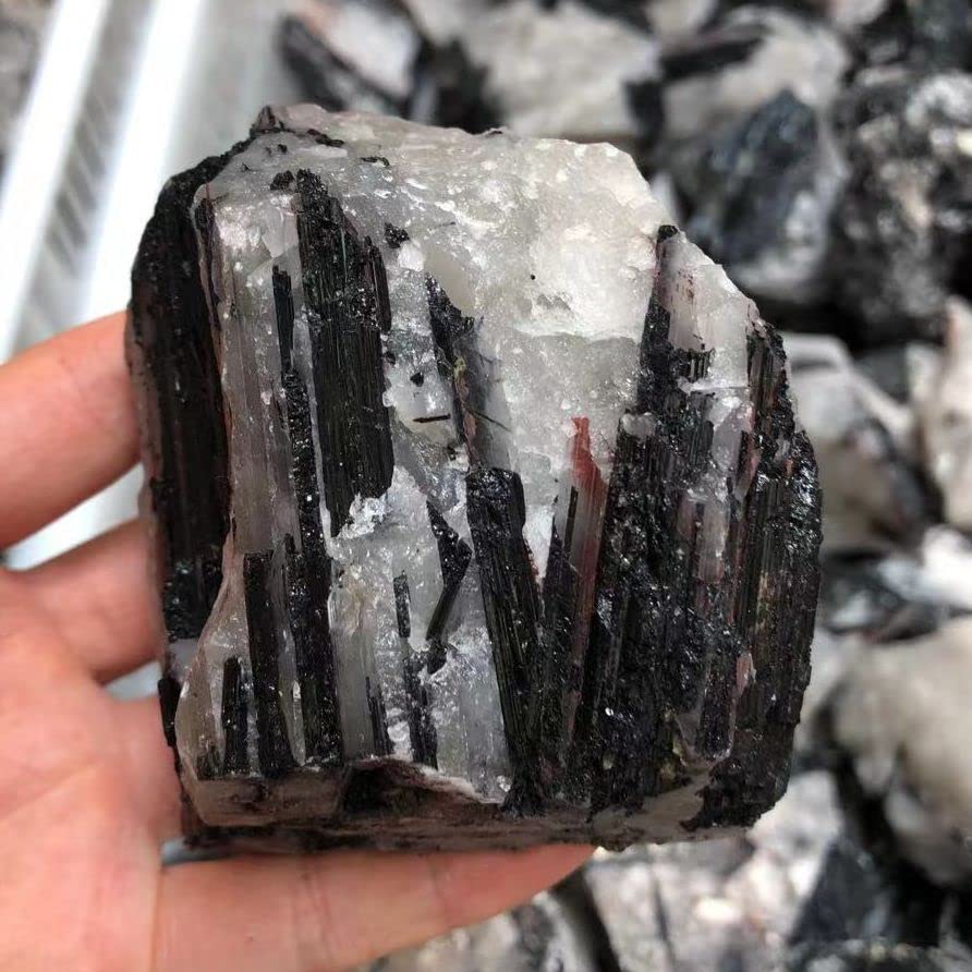 Amazon.co.jp: 天然生の黒と白のトルマリン標本の結晶と石 JIZTGEDM